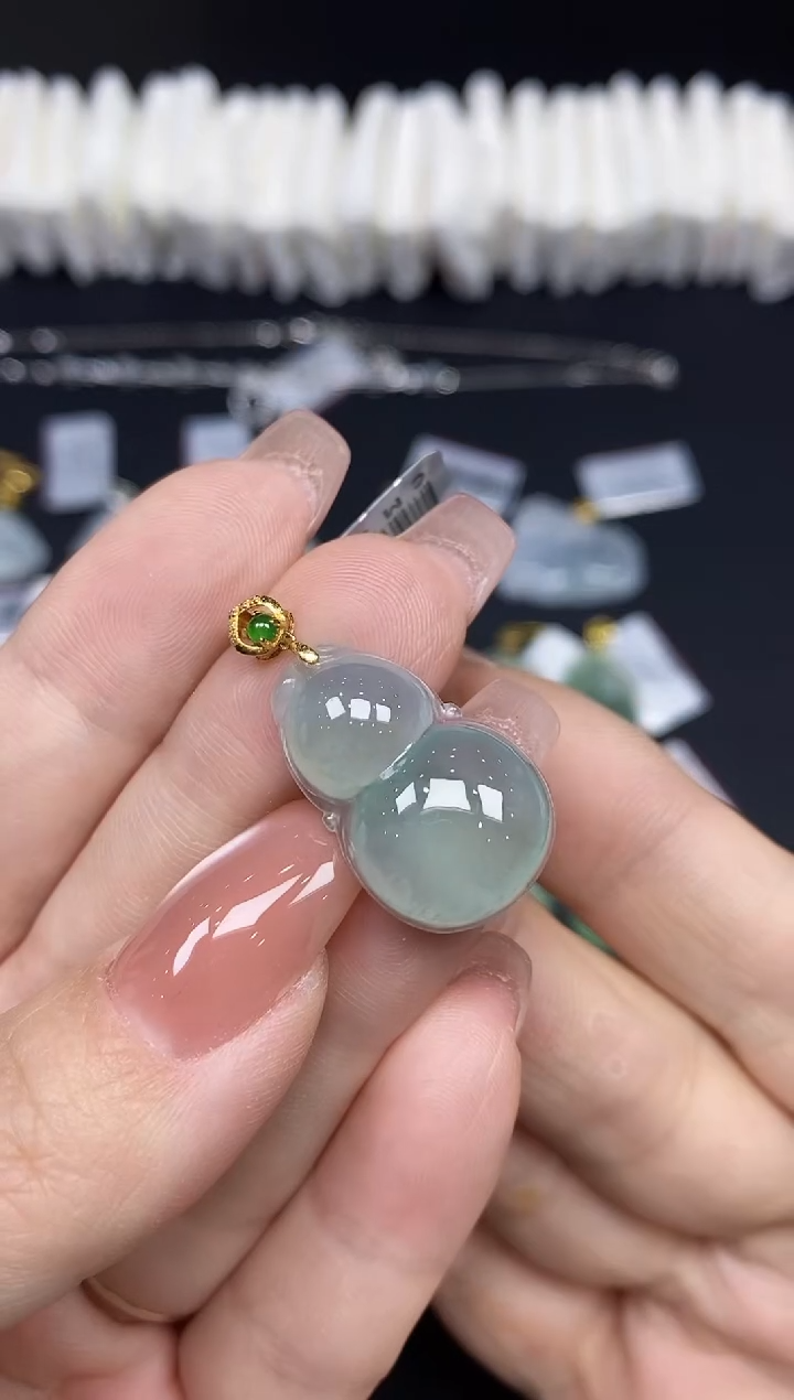 吊坠(不含链)18K金镶嵌翡翠葫芦18K金扣镶嵌@@CMT703-1