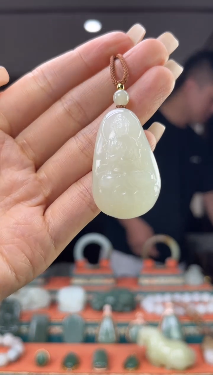 颈饰未镶嵌和田玉佩佩