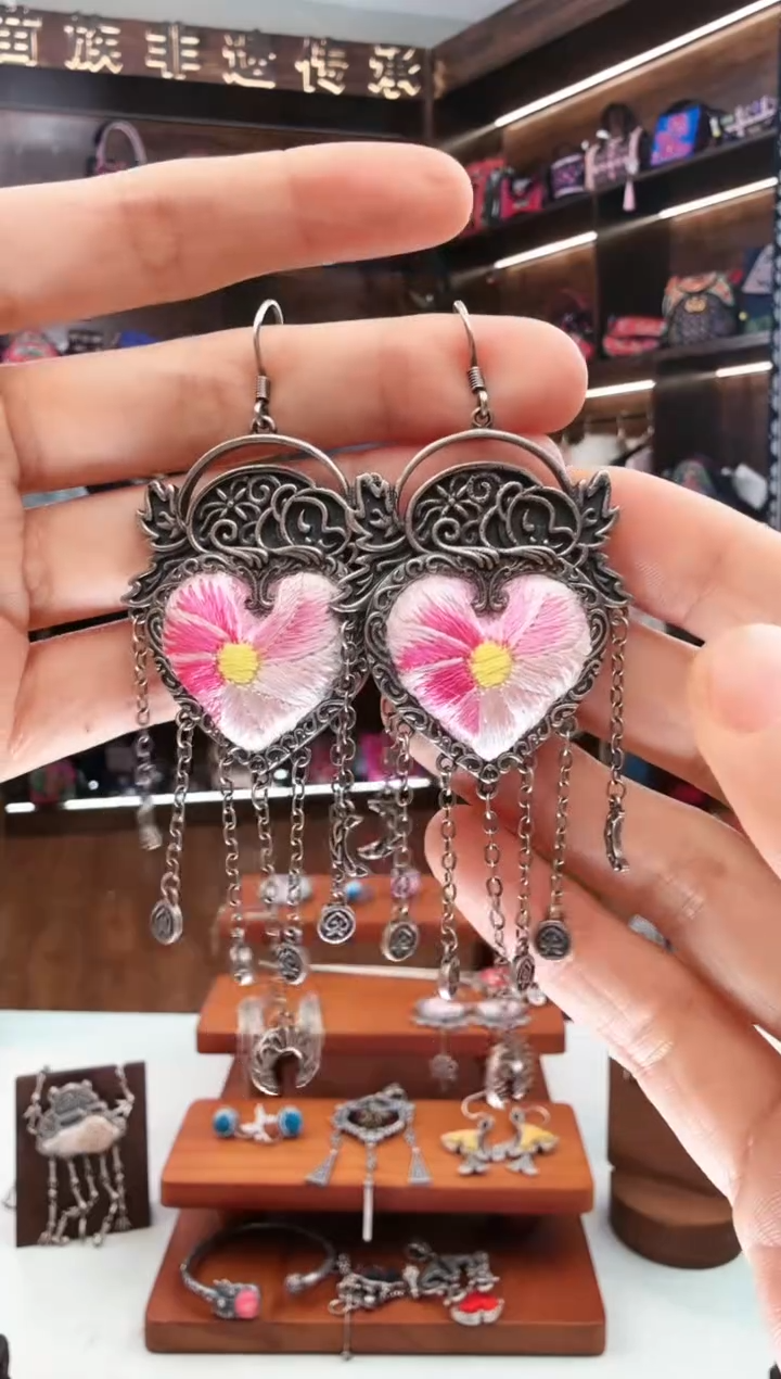 【闪购商品】织绣198蚩梦苗族古绣