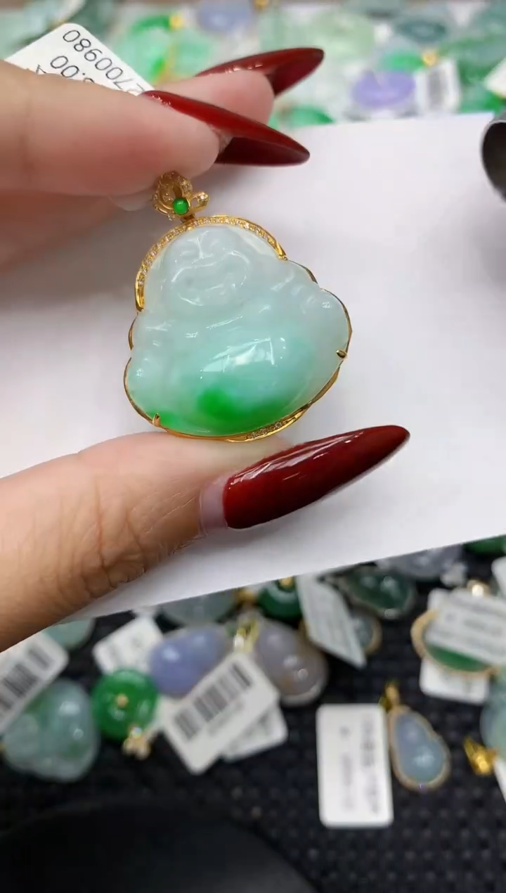 翡翠18K金镶嵌颈饰111111111