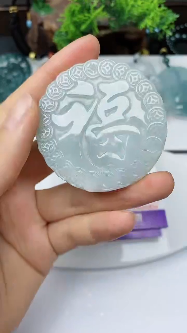 【闪购商品】翡翠颈饰未镶嵌         
