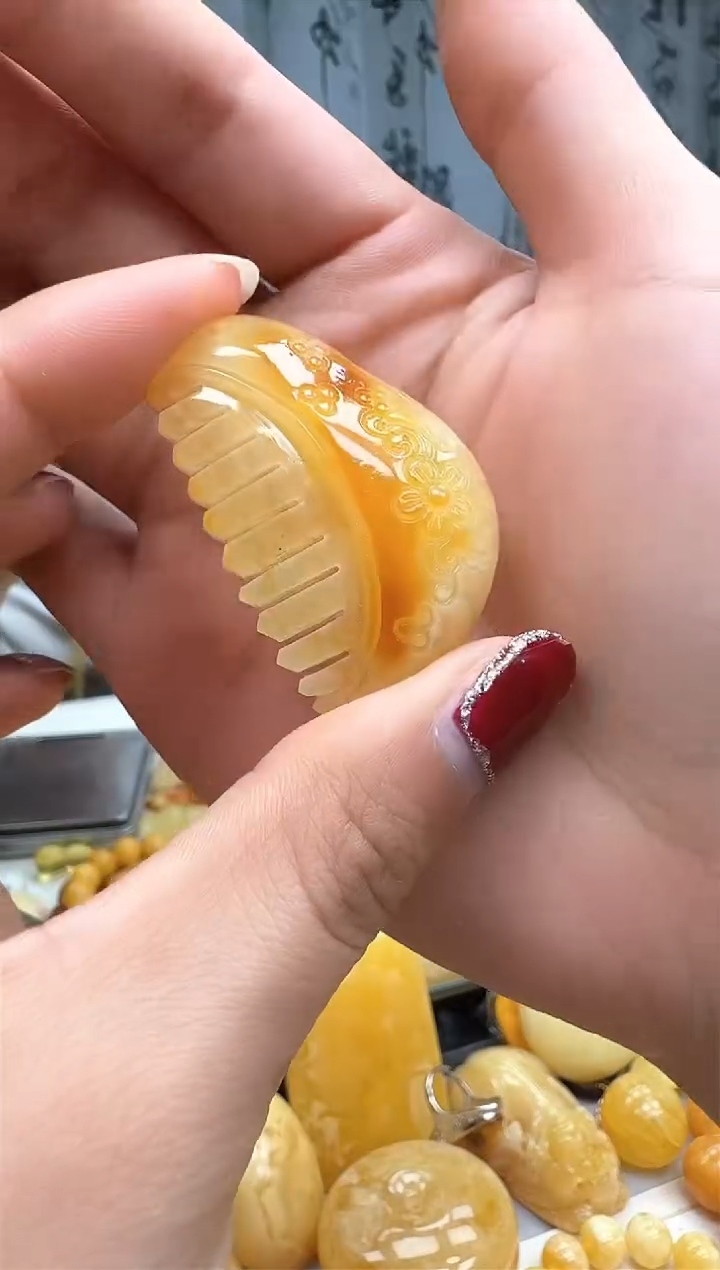 【闪购商品】琥珀裸石未镶嵌挂坠