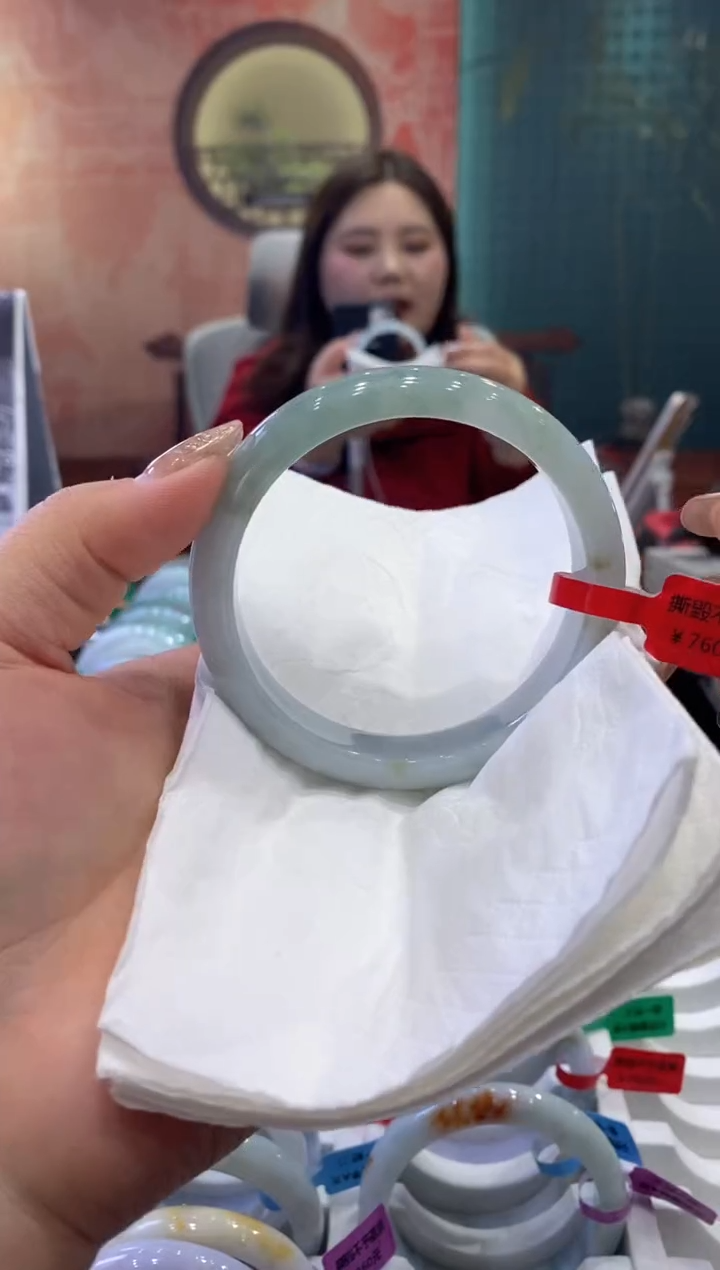 【闪购商品】翡翠手镯未镶嵌多人0012122