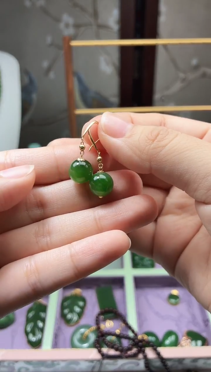 18K金镶嵌和田玉（碧玉）耳坠圆珠耳坠