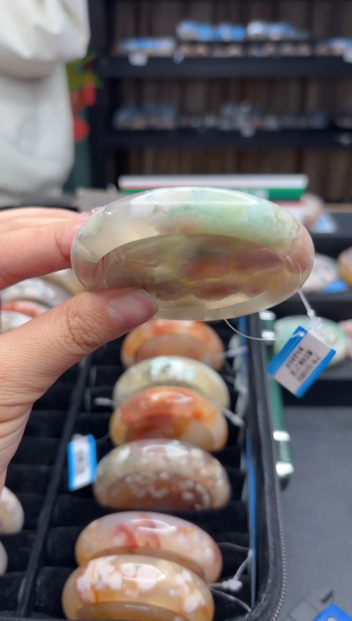 【闪购商品】石英质玉手镯未镶嵌581（56圈赠送镯心）