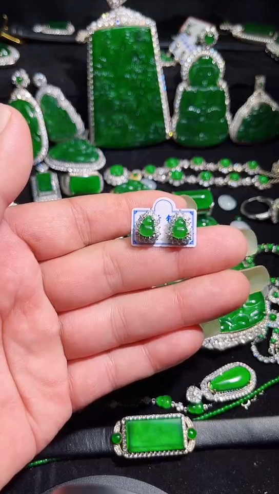 未镶嵌戒指翡翠耳钉