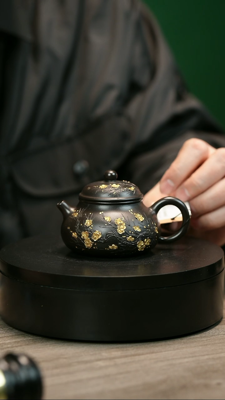 茶壶紫砂心*H1514陈春芬朱泥还原烧梅花容天