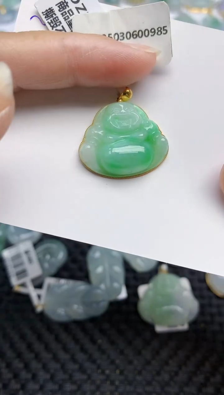 翡翠18K金镶嵌颈饰天然A货翡翠