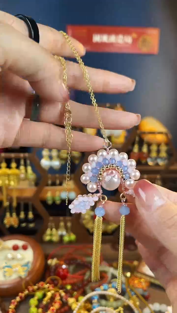 灼****8，刀马旦吊坠