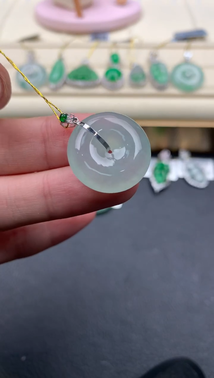 【闪购商品】翡翠颈饰18K金镶嵌A728....