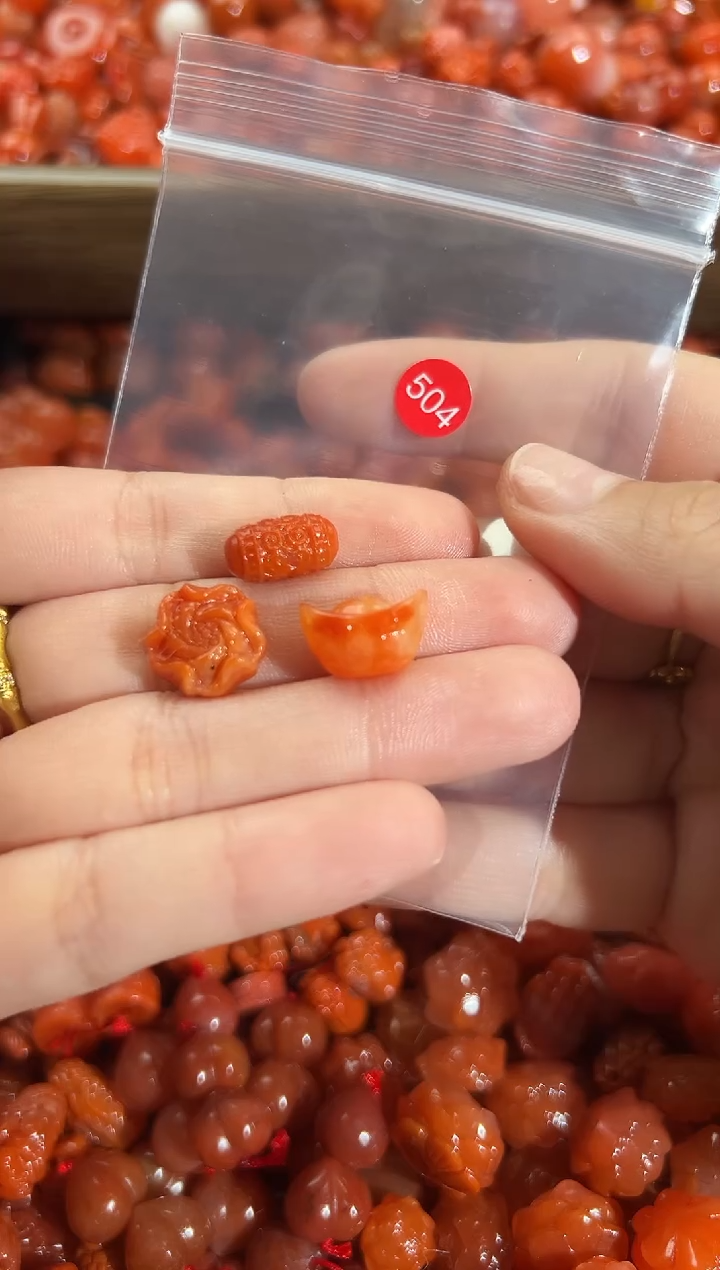 颈饰未镶嵌南红玛瑙1