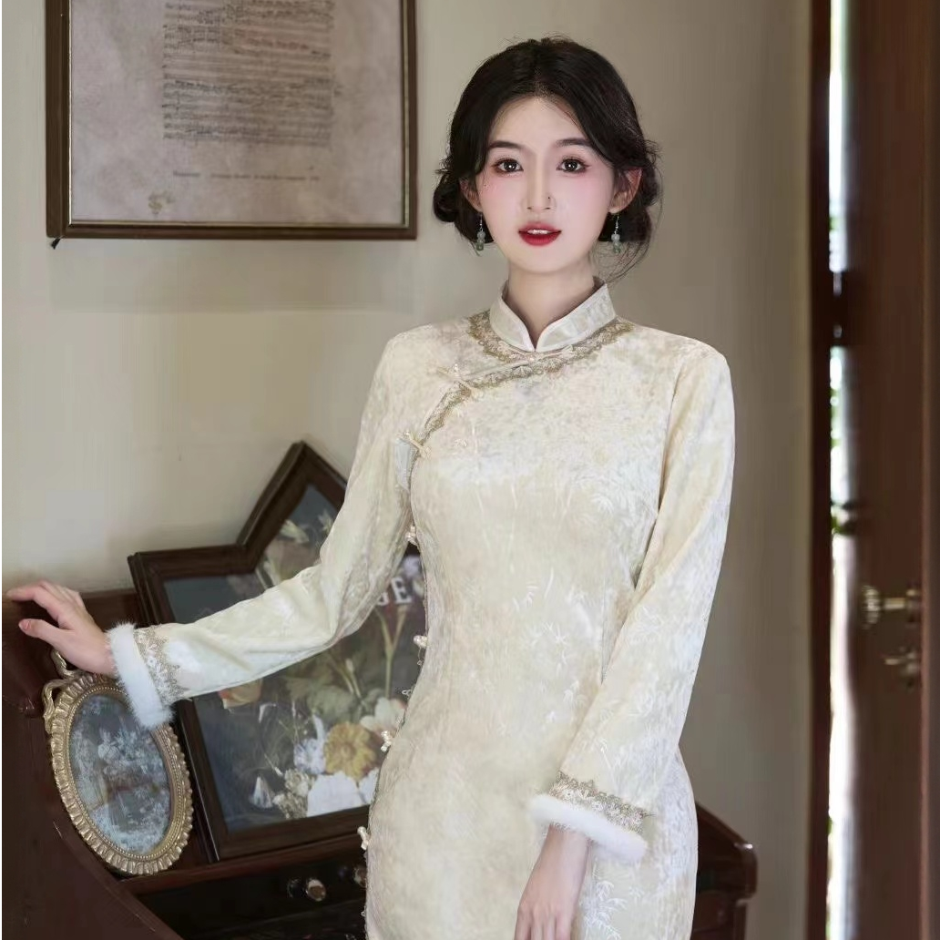 伊人-2025冬季新款加绒加厚小个子气质显瘦改良版旗袍冬款秋冬裙