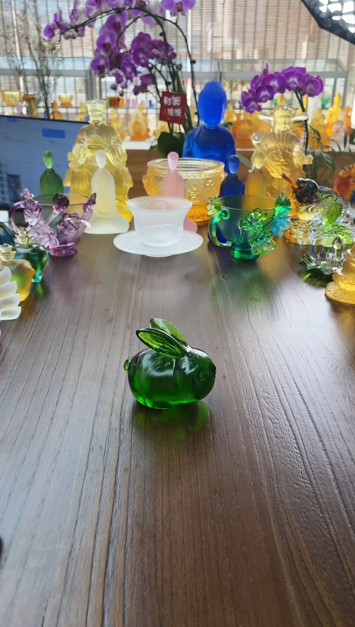 手工艺品琉璃绿色小兔子小摆件【头部有汽泡】