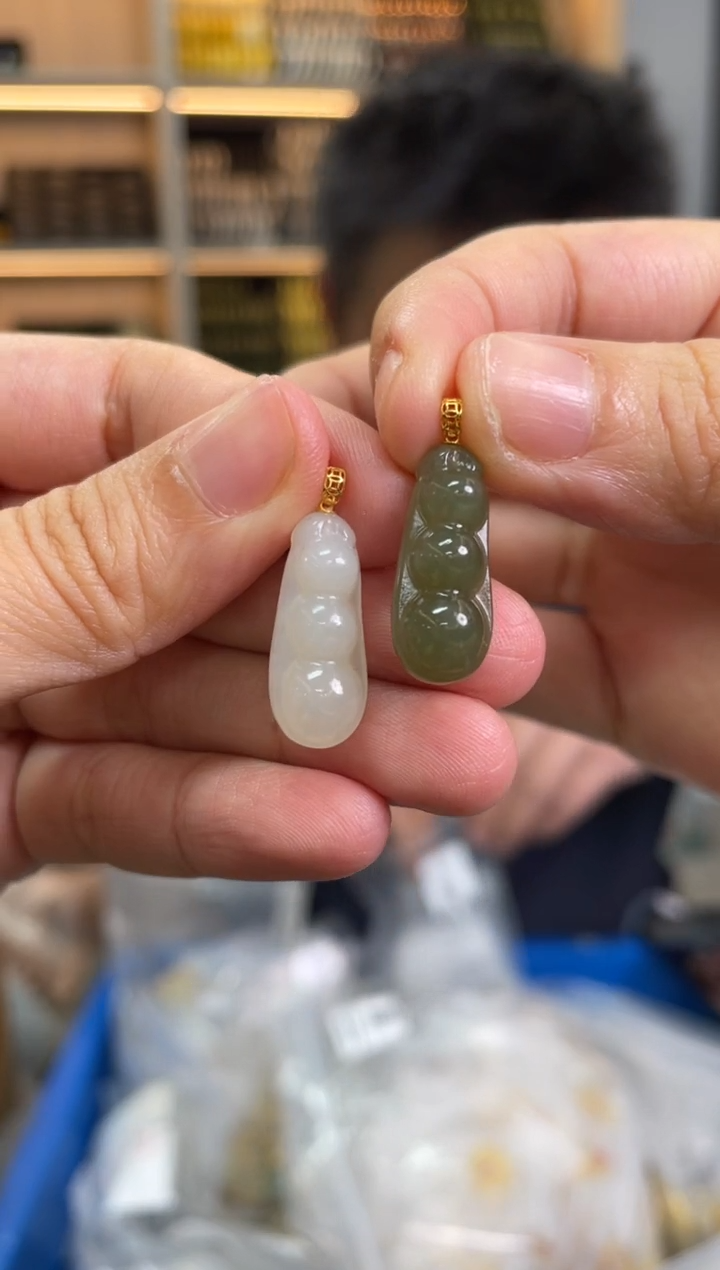 和田玉18K金镶嵌颈饰多样性发一件