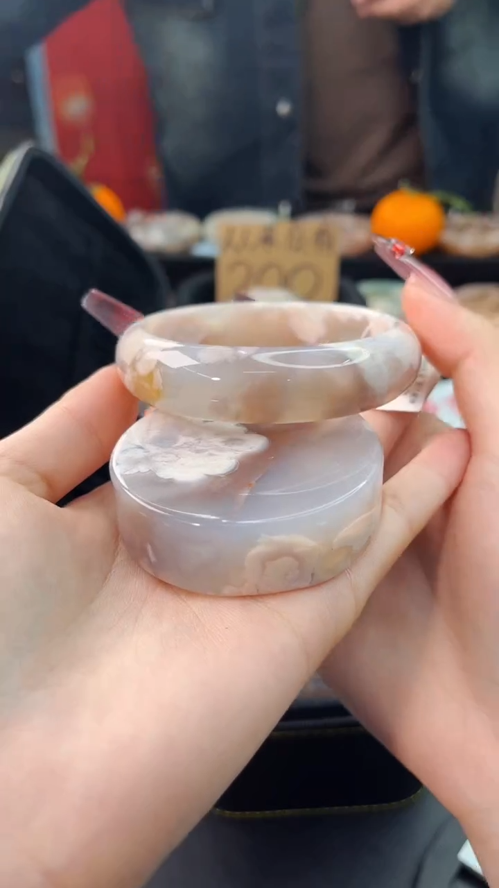 【闪购商品】石英质玉手镯未镶嵌赠送镯心（58圈口）