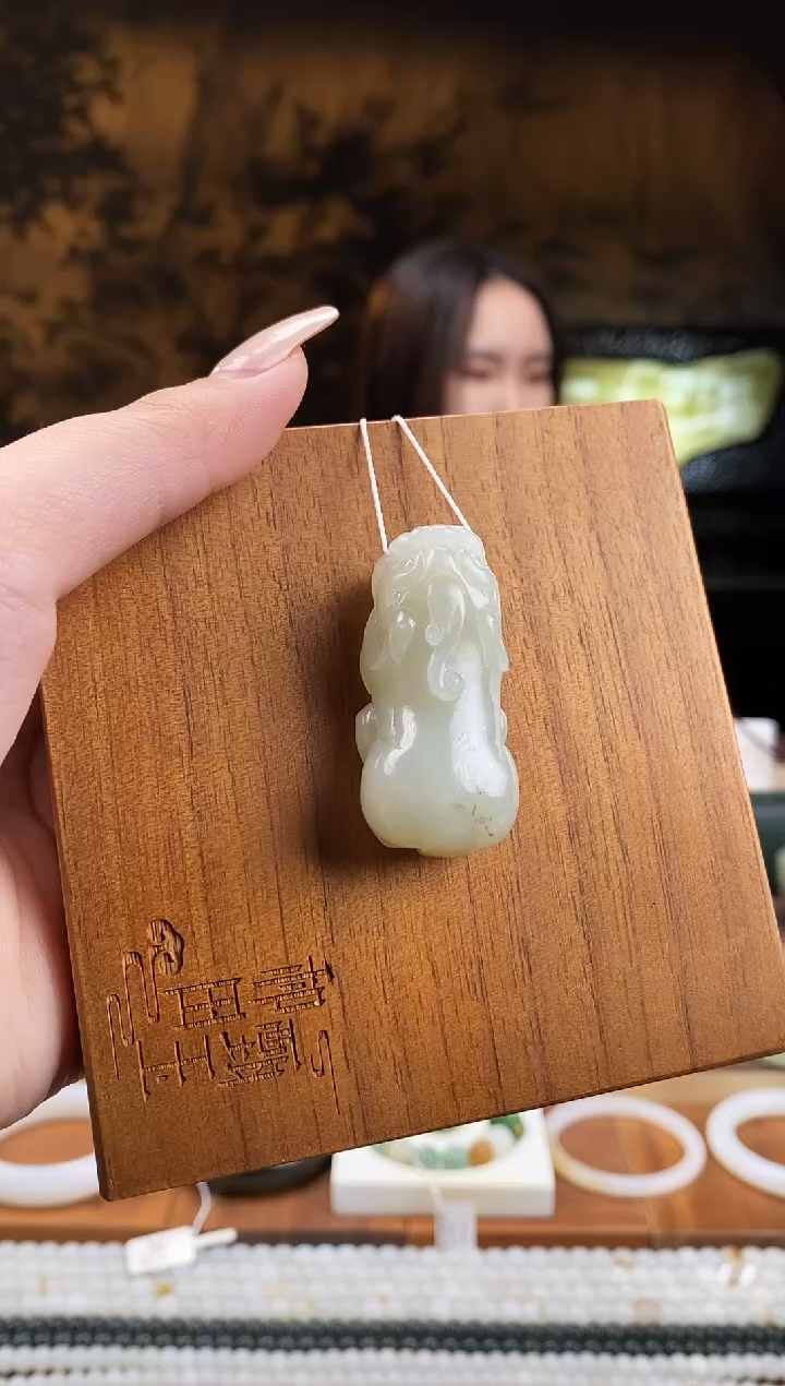 颈饰未镶嵌和田玉正身貔貅 （籽）保真皮
