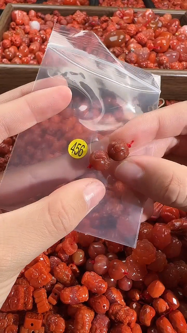 颈饰未镶嵌南红玛瑙1