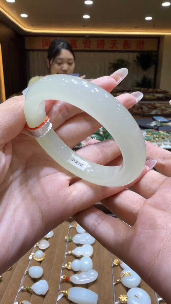 颈饰未镶嵌和田玉手镯53