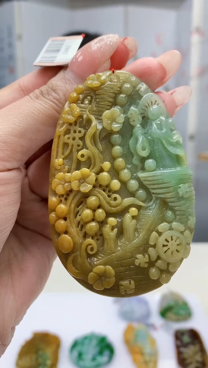 【闪购商品】定制翡翠未镶嵌4852MM-毛货挂件181