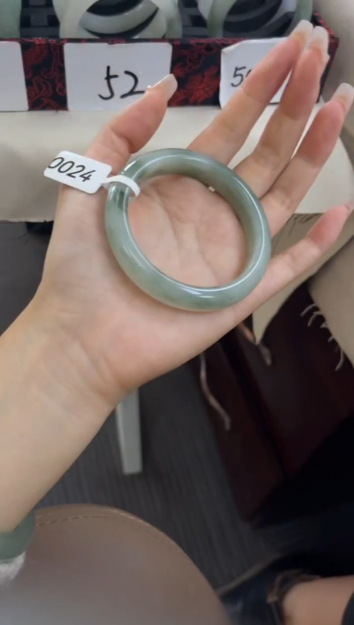 未镶嵌手镯石英质玉0024