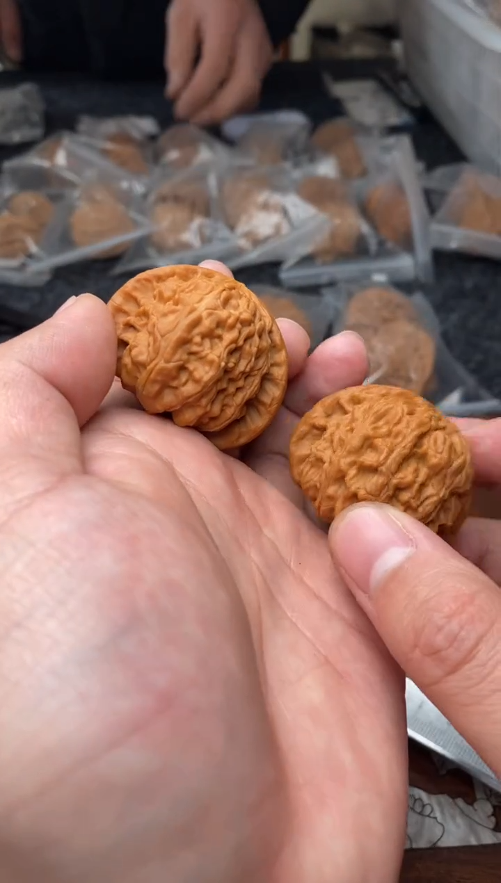 【闪购商品】文玩核桃把件G116号41尺白狮子