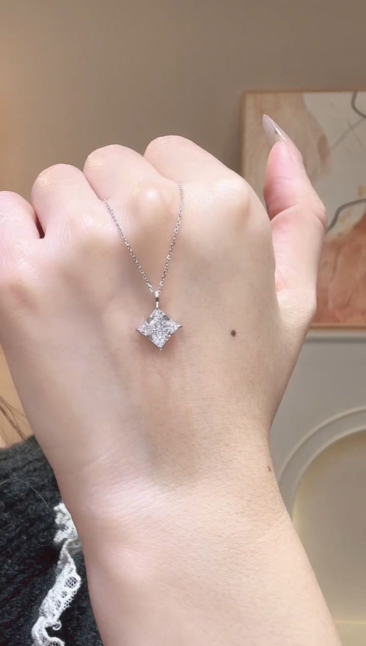 18K金镶嵌项链实验室培育钻石18K金2卡公主方项链k白