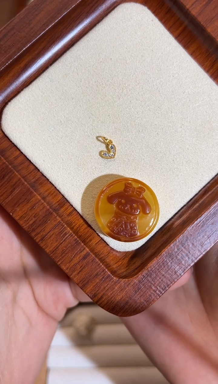 裸石蜜蜡未镶嵌七****么小狗圆饼