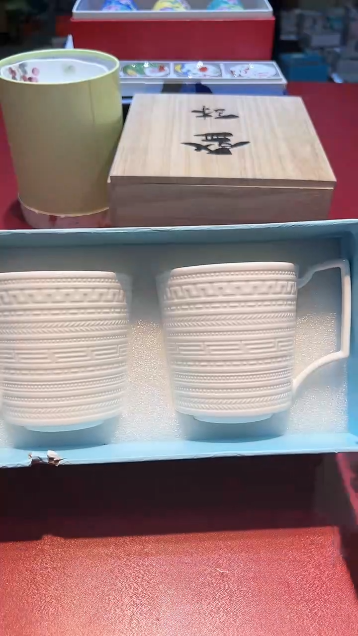【闪购商品】瓷片锅碗瓢盆一件不剩