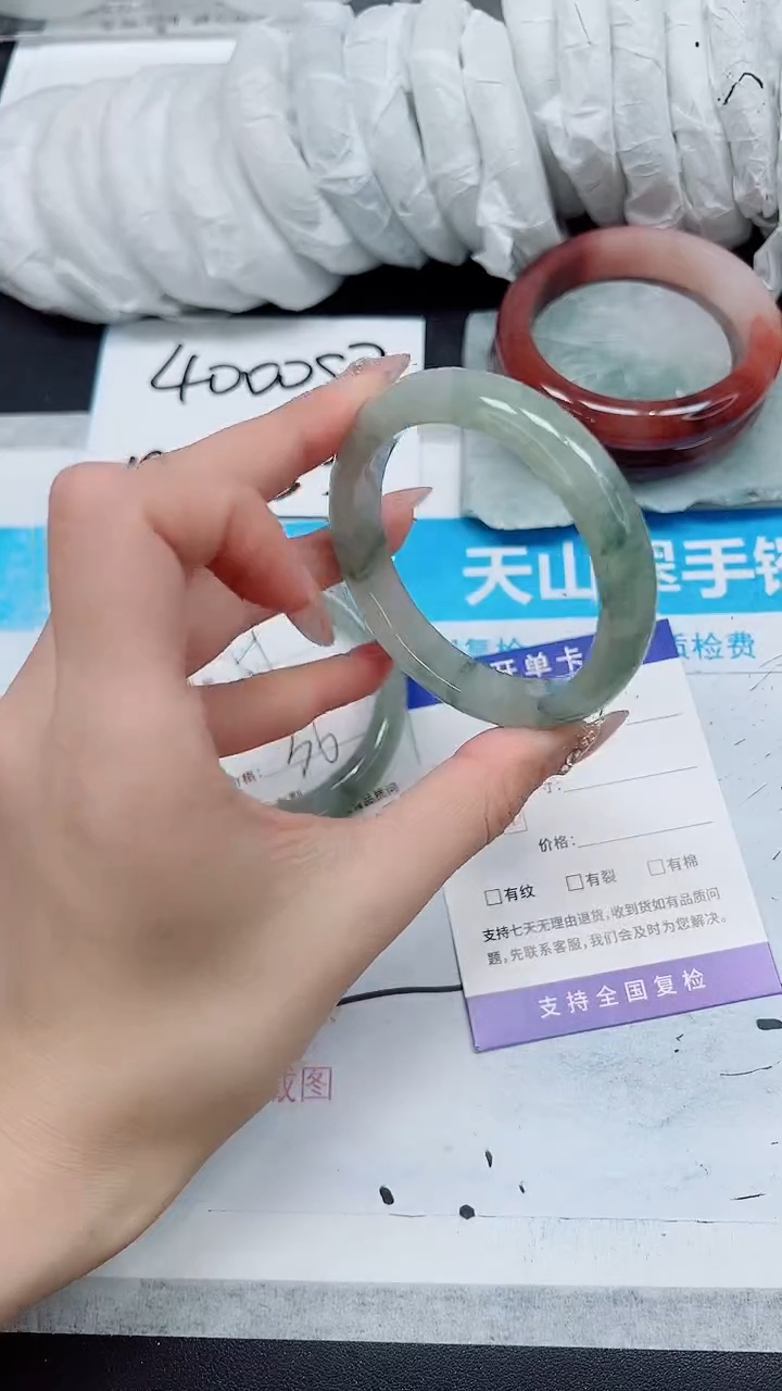 【闪购商品】石英质玉手镯未镶嵌A52-54/55