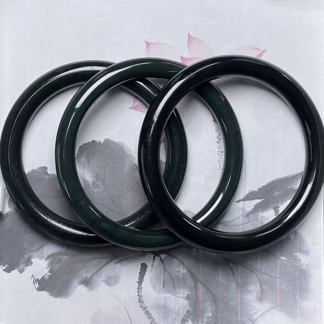 天然和田玉手镯（多样性发其一）-QC-802532