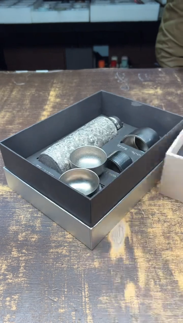 【闪购商品】/天沏茗和380毫升（银）+2杯+小保温杯