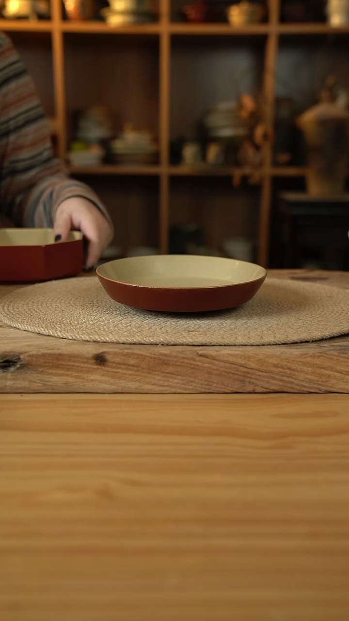 复古红系列的7英寸立口盘1个