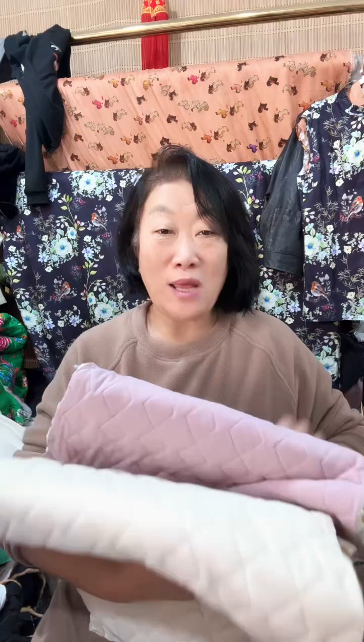 仿羊羔毛女士棉裤裁片1条紫1条黄共两条（不带腰布，有折残无售后）