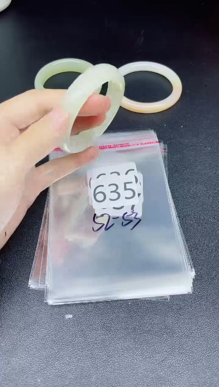 未镶嵌手镯石英质玉635