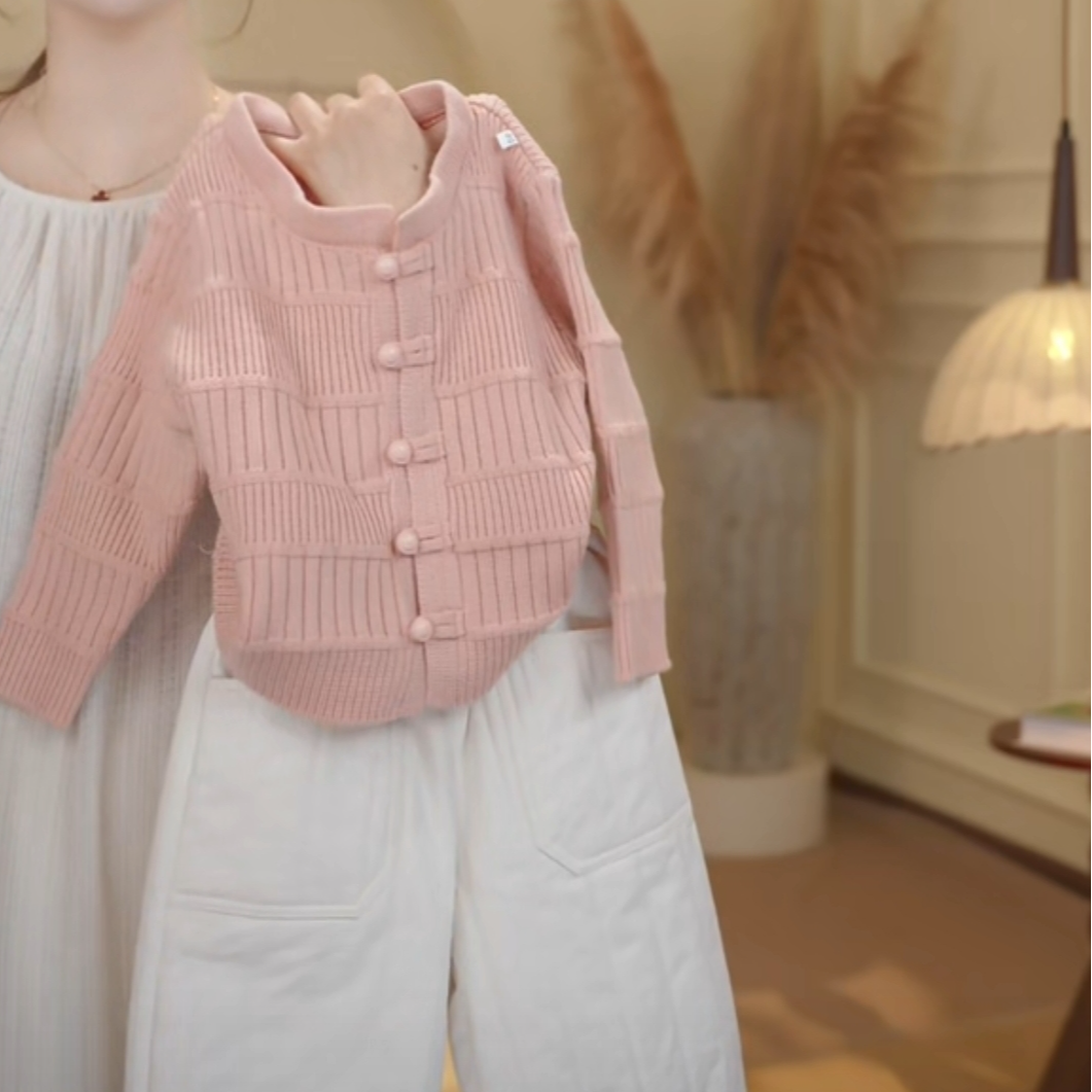 【现货】2025冬季新款儿童粉色盘扣毛衣80930B