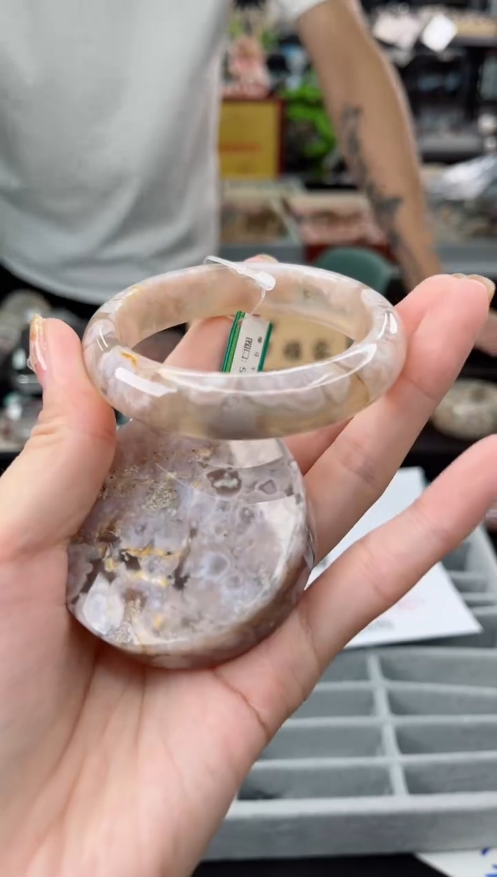 【闪购商品】石英质玉手镯未镶嵌56圈口（赠品镯心）1687157