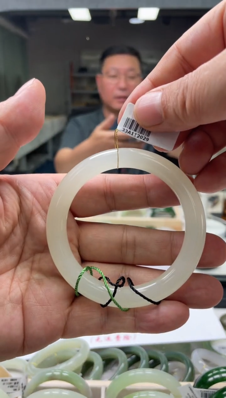 【闪购商品】和田玉手镯未镶嵌编码2029 圈口59-60