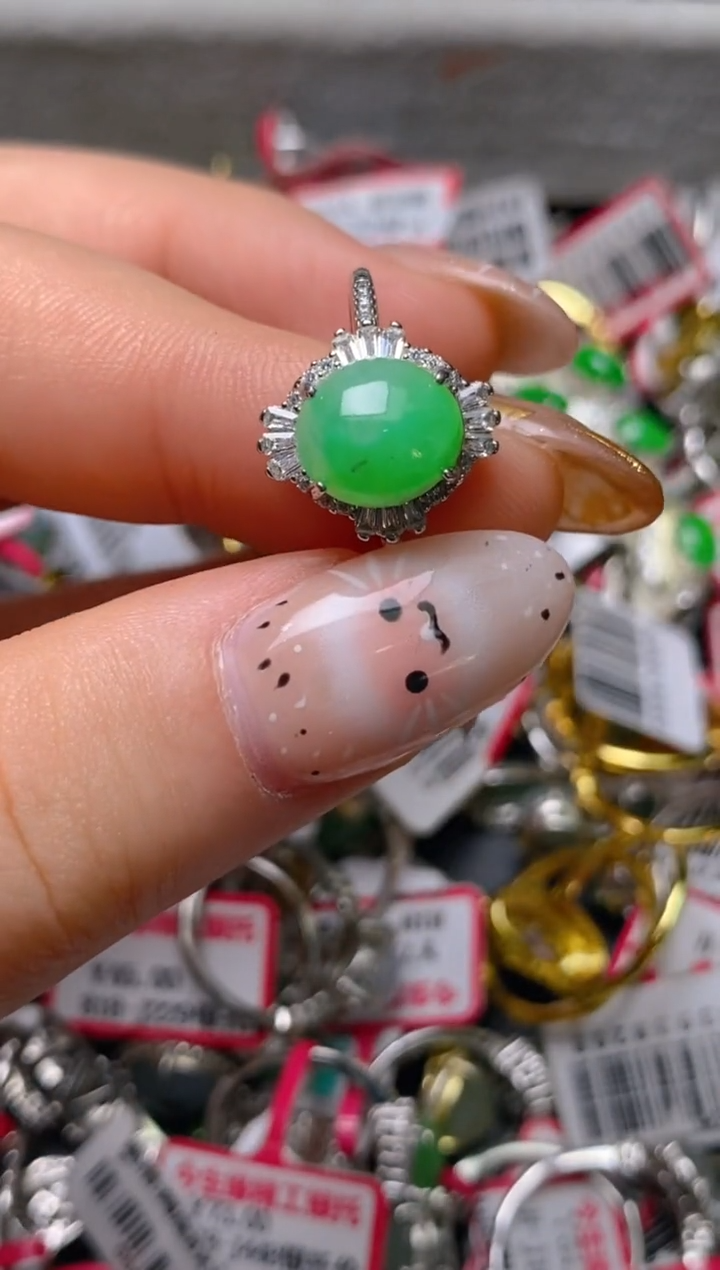 银S925镶嵌戒指翡翠百内无证书
