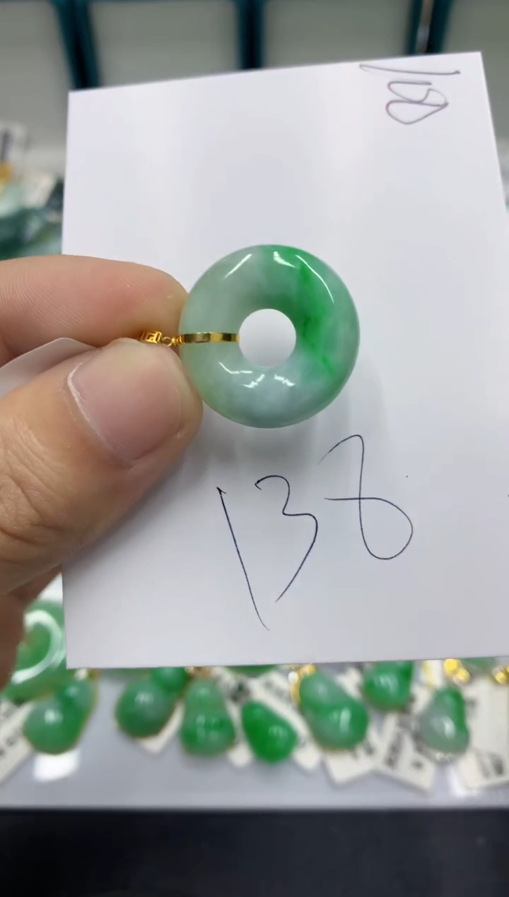 【闪购商品】翡翠颈饰18K金镶嵌翡翠