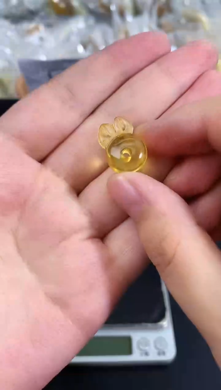 蜜蜡未镶嵌珠宝奇石128