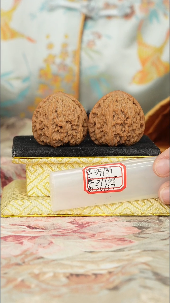 【闪购商品】文玩核桃把件密纹狮子头