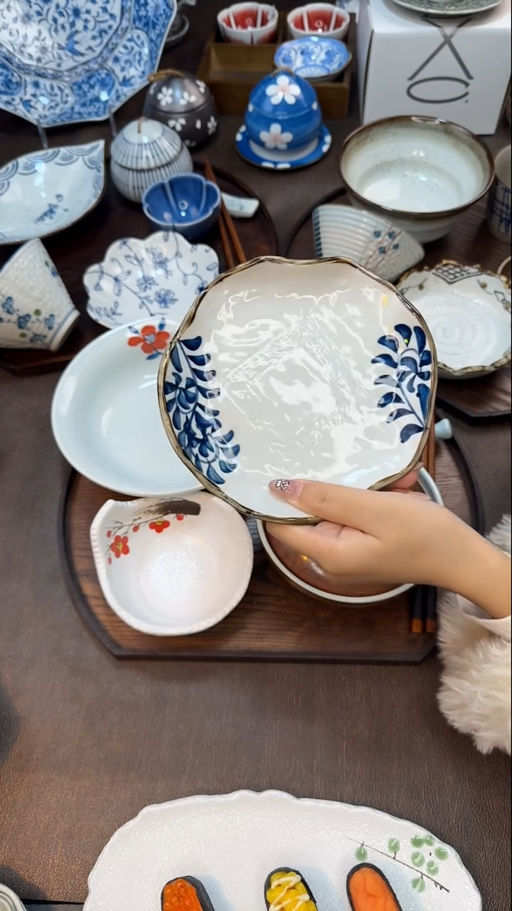 瓷唐草异形盘手绘高温瓷
