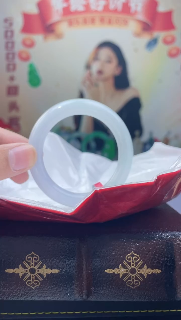 【闪购商品】翡翠手镯未镶嵌12手镯