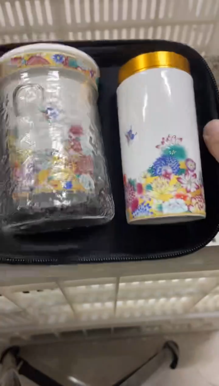 杯子瓷无运费险有瑕疵的摄影的产品有使用过的痕迹有点脏介意勿拍