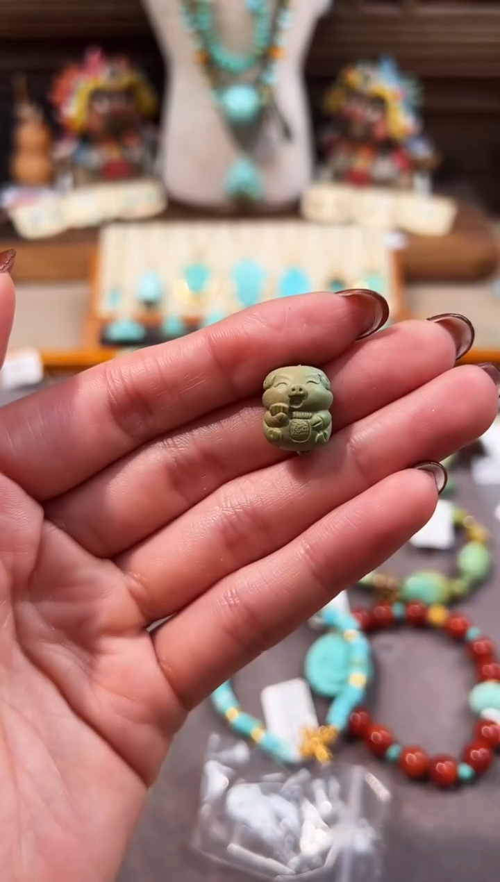 未镶嵌绿松石配饰小猪