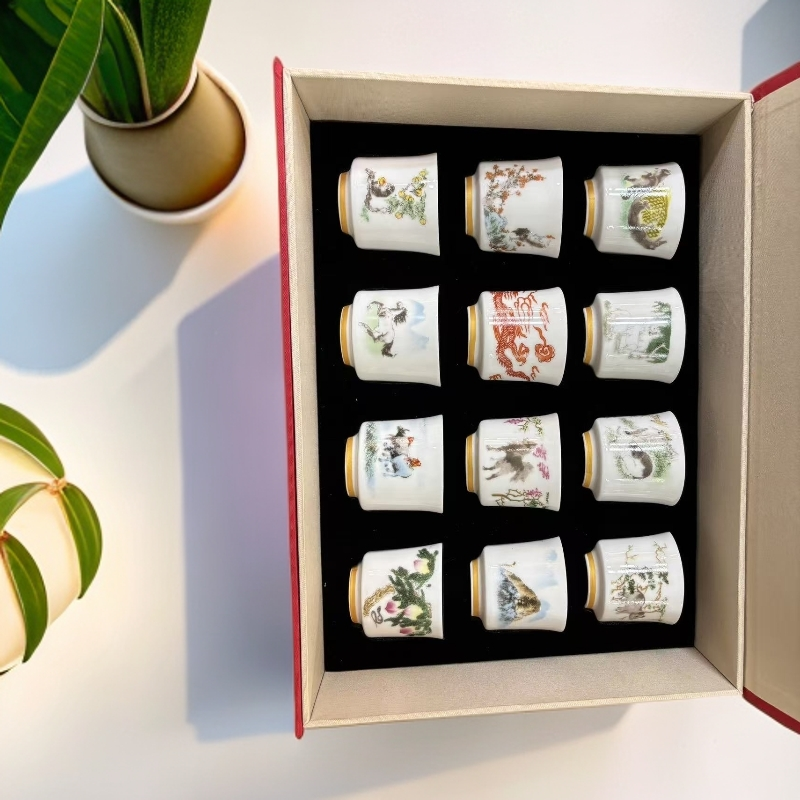 十二生肖手绘斗彩瓷茶套组