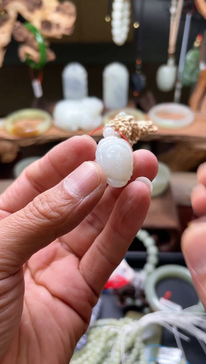 【闪购商品】和田玉吊坠未镶嵌新疆米达 观音9002959