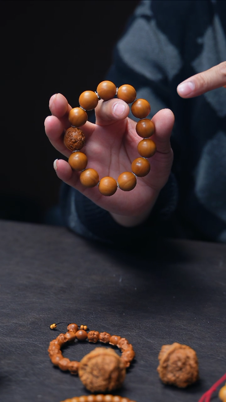 【闪购商品】橄榄核手串/手链正圆光珠【博古兽面+】