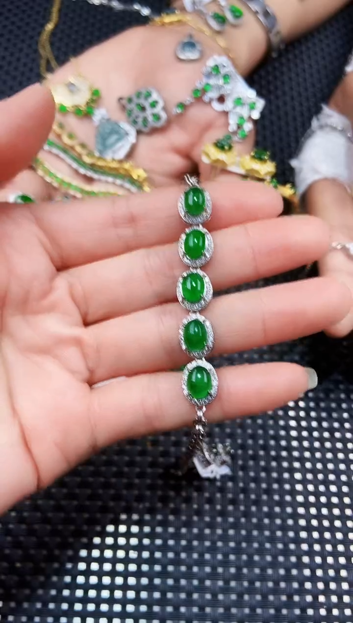 【闪购商品】翡翠手链未镶嵌1111111111