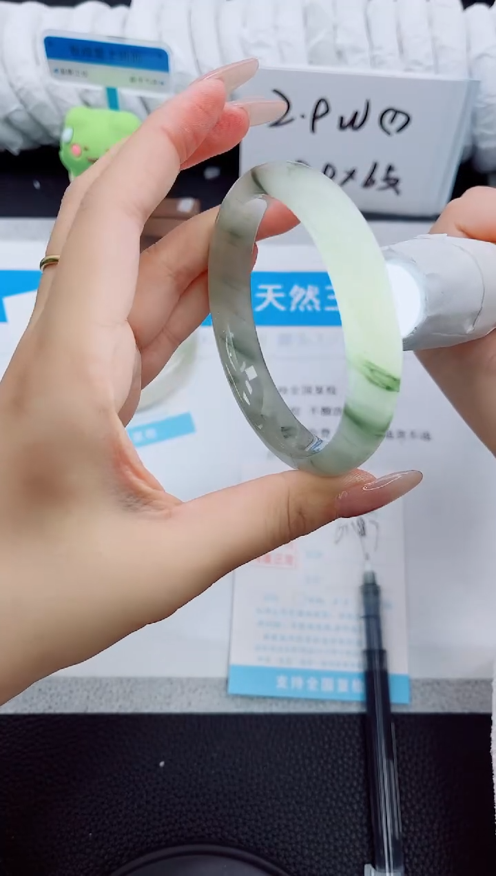 石英质玉手镯未镶嵌351-61.7